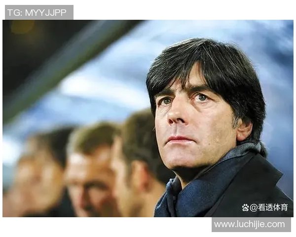 足球明星初入职业生涯时的薪资揭秘与成长历程分析