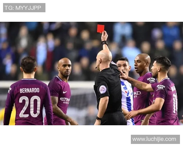 足球明星秒拍变身老人搞笑视频引发网友热议与欢笑