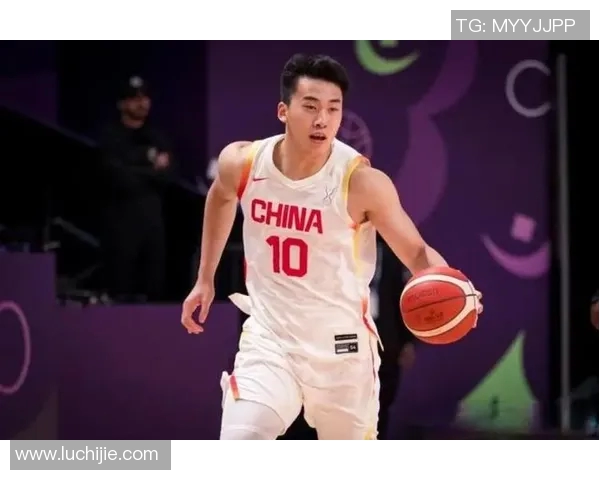 李慕豪的篮球之路：从青涩少年到CBA明星的成长历程与奋斗故事